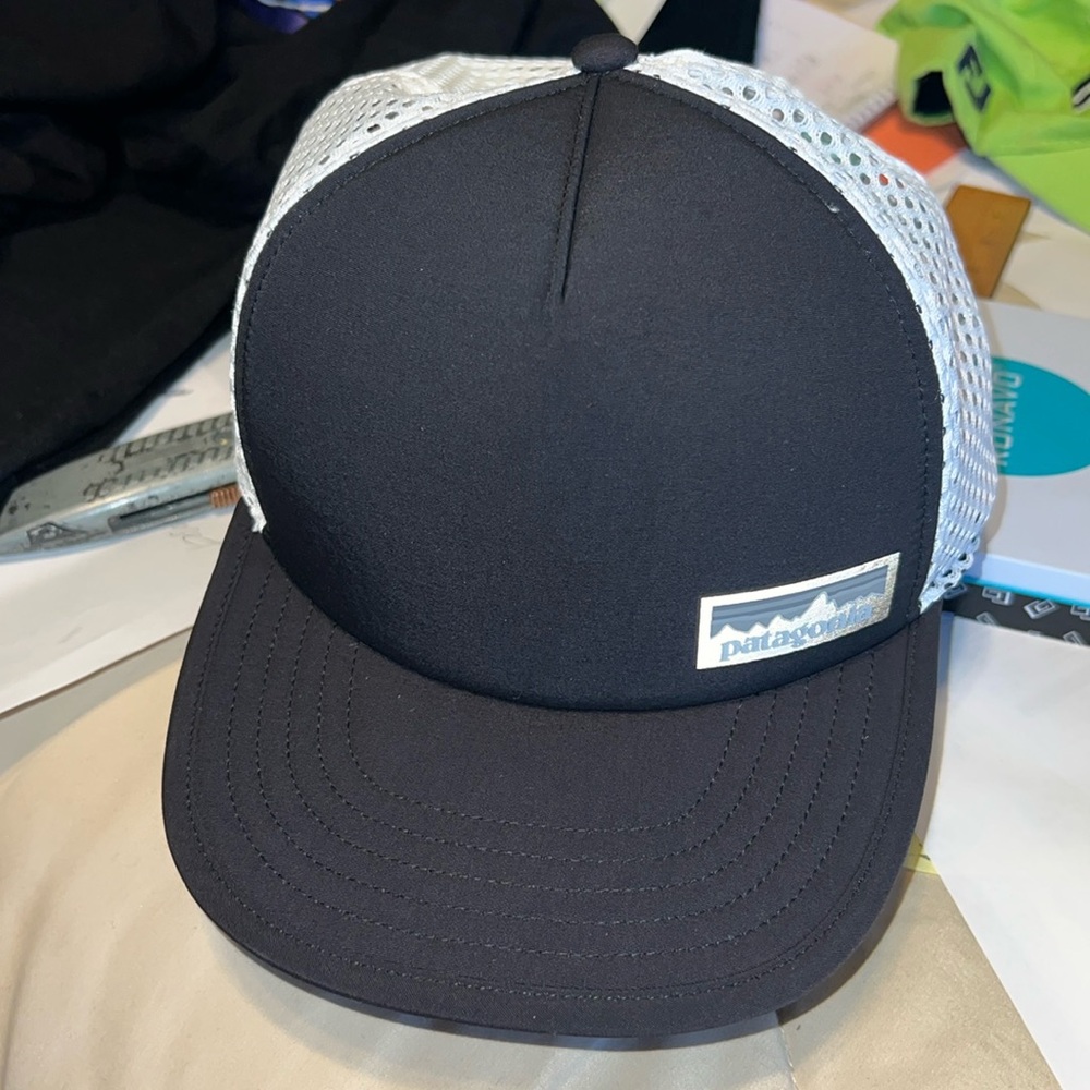 Patagonia Duckbill Fitz Roy Black Trucker Cap. New with tags